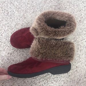 Comfy slippers with hard sole for walking outside